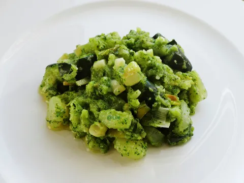 Brokula sa tikvicom i mladom kapulicom (ili porilukom)