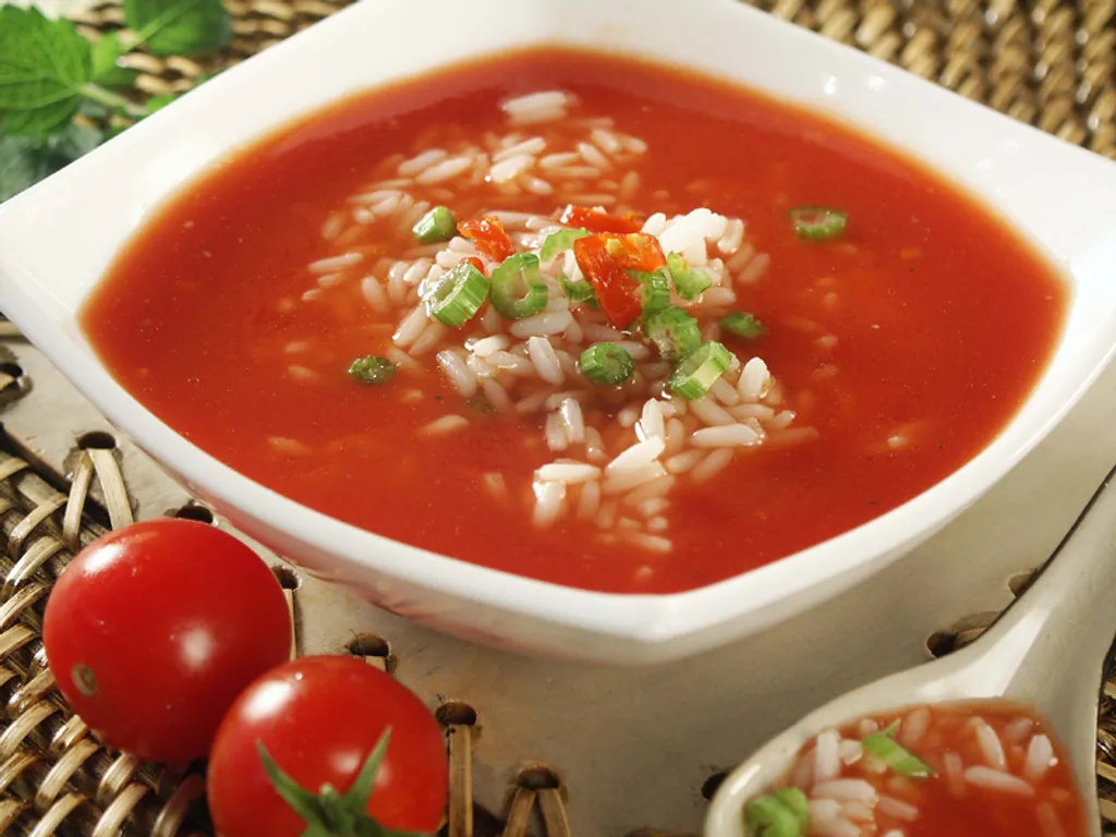 Hladna juha od rajčice s rižom