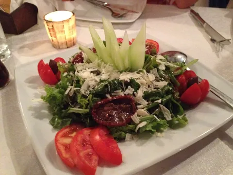 Hanioti salata