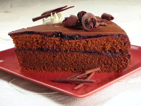 Čokoladna torta s mentom i borovnicama