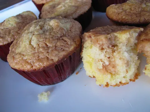 Lemon-apple muffins