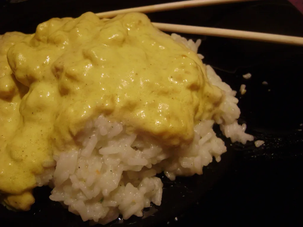 Piletina u curry sosu i riža