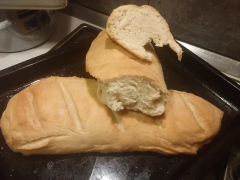 Homemade white bread ( bijeli kruh iz kućne radinosti)