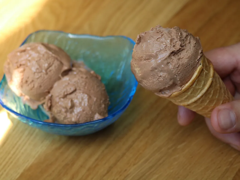 Domaći čokoladni sladoled bez aparata - kremast, jednostavan i prefin!