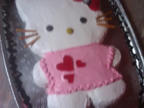 Hello kitty torta sa plazma keksom