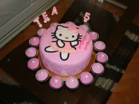 Torta Hello Kitty 6